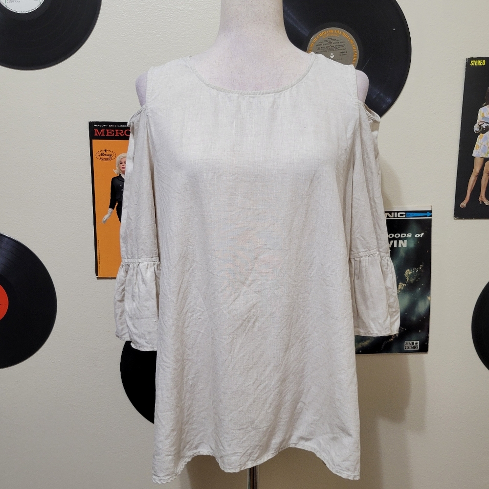 John Mark | 100% Linen Cold Shoulder Top